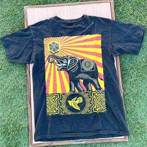 🎄Obey Elephant Graphic Tee (Pre-Owned)